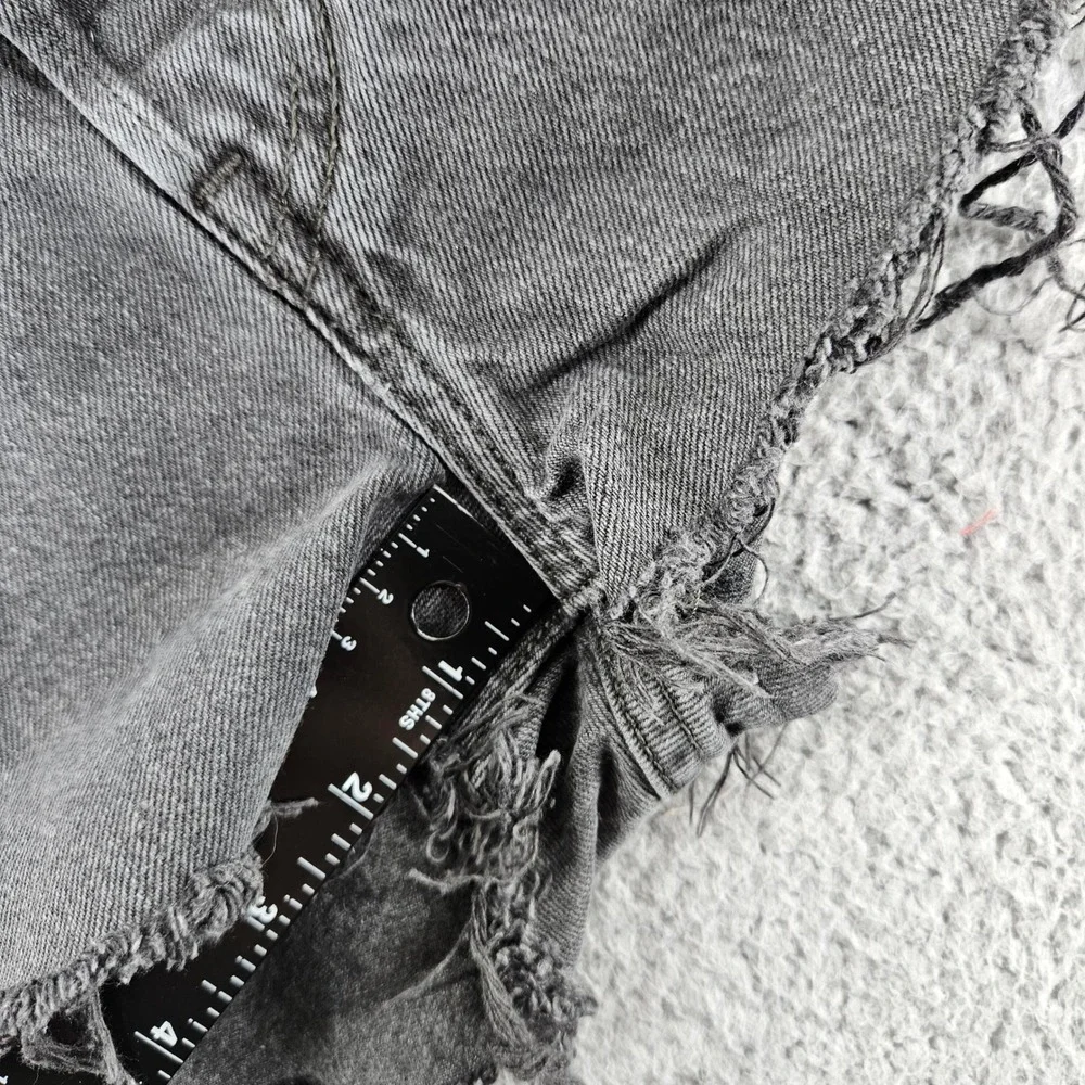 Levis Shorts Womens 25 Black 501 Black Denim Jean Cutoff Frayed Hem Beach - Picture 11 of 16